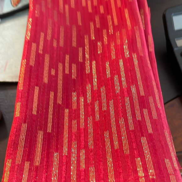 Red and Gold Napkins. Lot of 4. Like New. These are so festive. - Picture 2 of 6